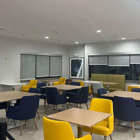 Comfort Suites Mobile-South Alabama University Area Bagian luar foto