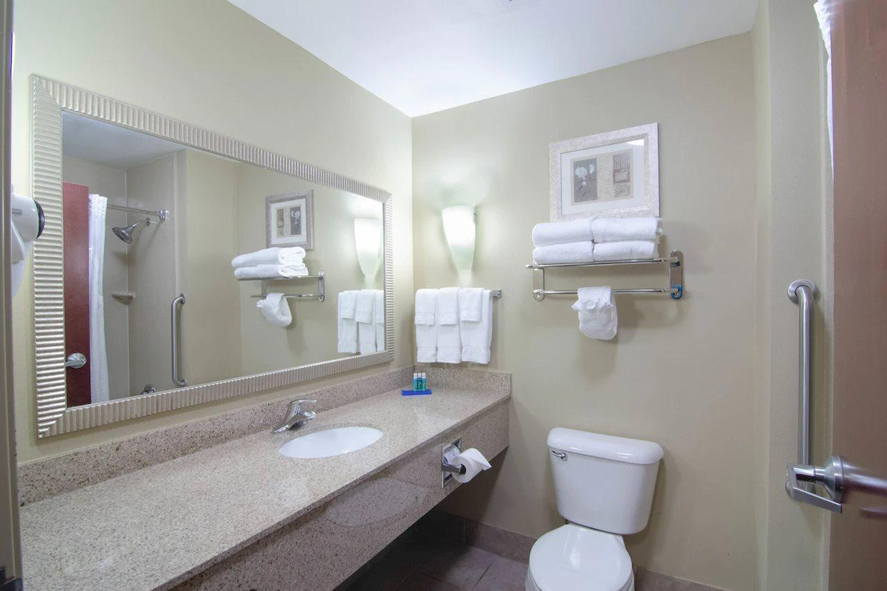 Comfort Suites Mobile-South Alabama University Area Bagian luar foto